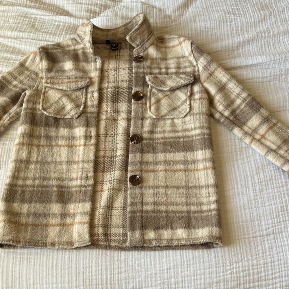 Windsor flannel button up, beige color mixture, fall oriented